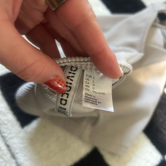 H&M Ribbed Beige Top - Picture 3 of 3